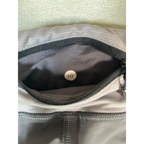 Lululemon Race With Grace Crop Leggings size 10 grey - Picture 8 of 8